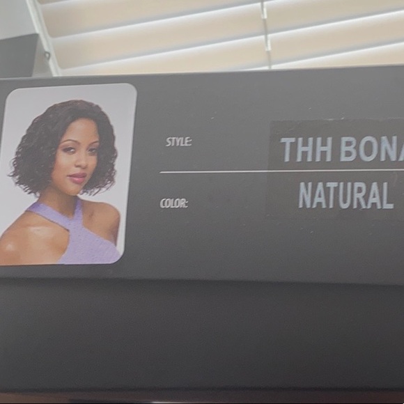 Lace frontal wig - Picture 6 of 6